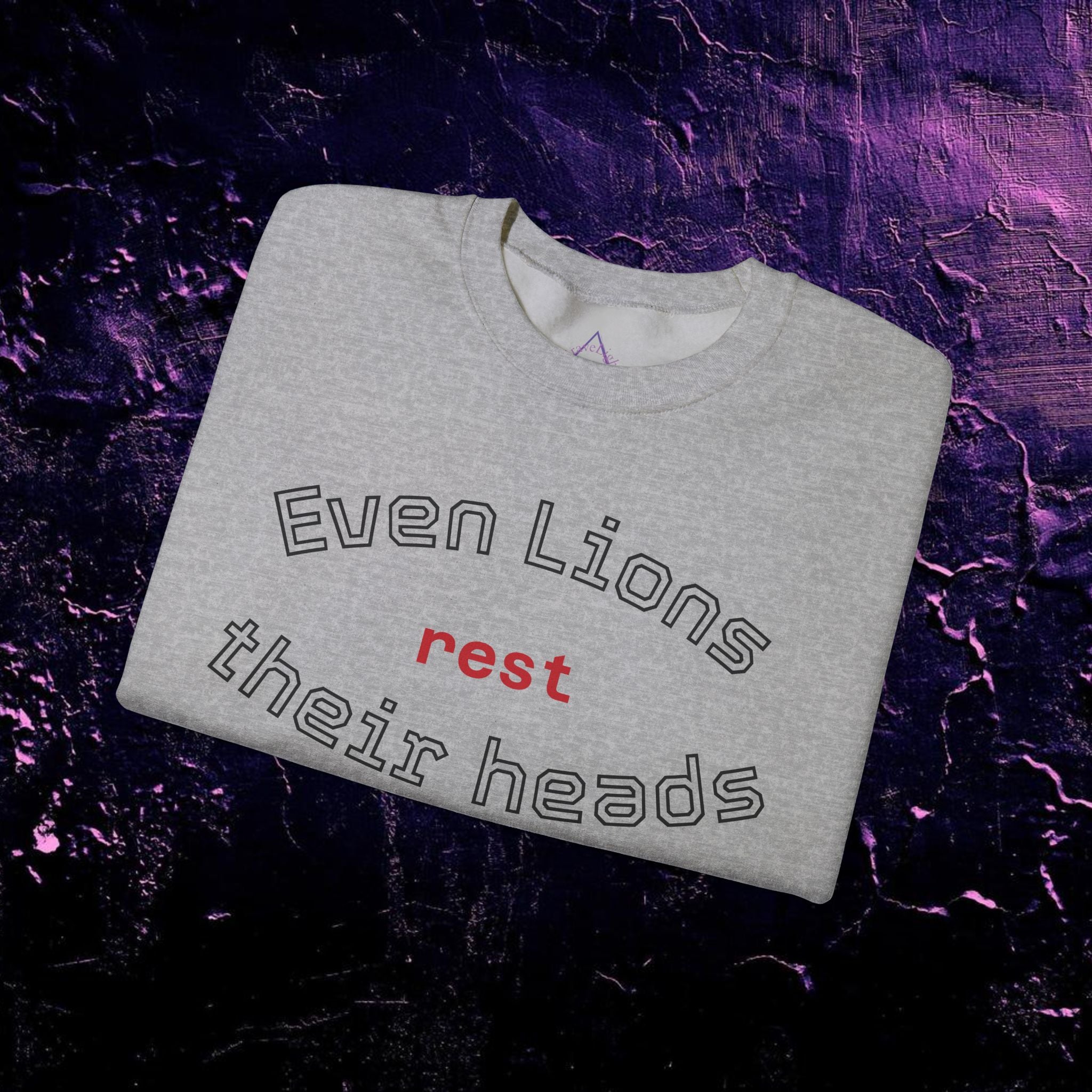 Pullover - Even Lion Rest Their Head